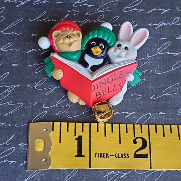 Vintage Hallmark Christmas Pin Animal Friends Singing Jingle Bells Brooch Cute - Picture 4 of 5